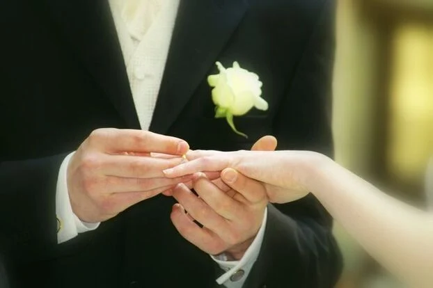 Hôn nhân thời đại số: Có đang xa rời truyền thống?