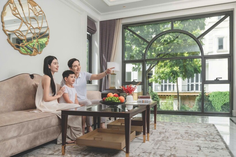 Cửa nhôm cao cấp Eurowindow có khả năng cách âm, cách nhiệt tốt, đa dạng mẫu mã phù hợp với mọi phong cách kiến trúc.